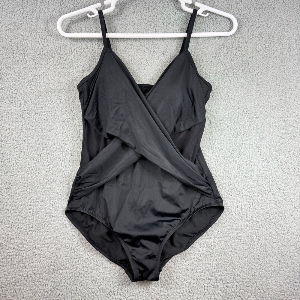 Elegant Black One-Piece Swimsuit‎